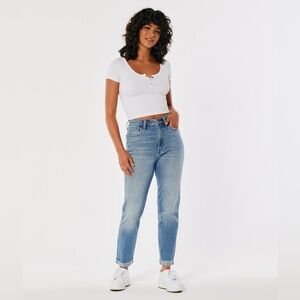 NWT HOLLISTER Ultra High Rise Mom Jeans